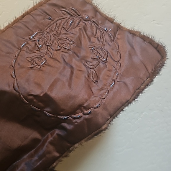 George Benioff Brown Fur Stole (Beaver - Mink) - Picture 5 of 8